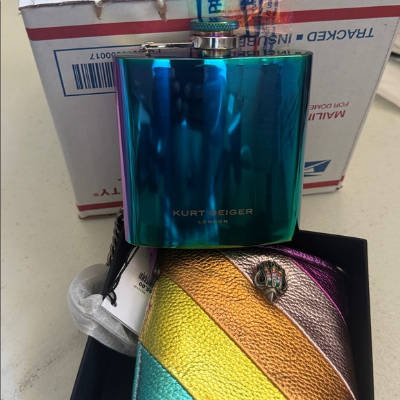 Kurt Geiger Kensington Metallic Leather Flask - Picture 3 of 13